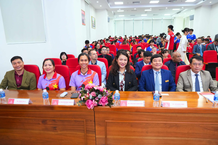LỄ KHAI GIẢNG CHƯƠNG TRÌNH CỬ NHÂN ANH QUỐC NĂM HỌC 2025 - 2026 34