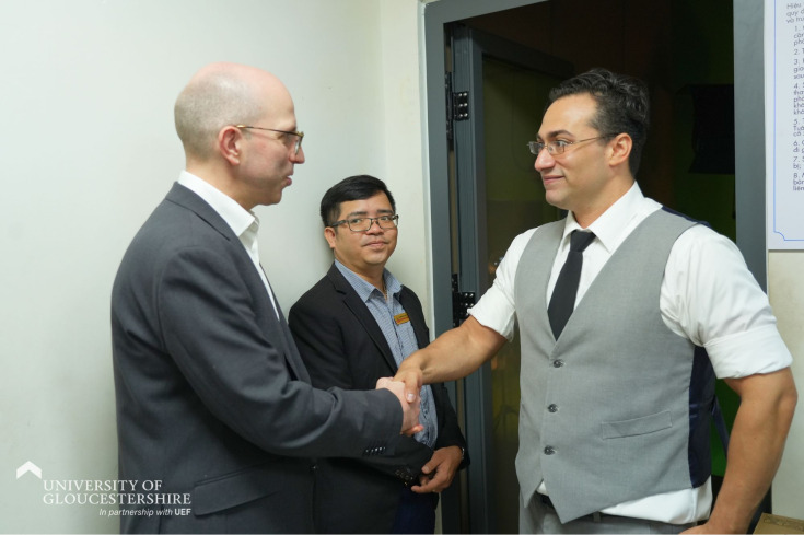 LÃNH ĐẠO UOG ANH QUỐC THĂM UOG VIETNAM VÀ LÀM VIỆC VỀ CHIẾN LƯỢC HỢP TÁC, TRIỂN KHAI CÁC CHƯƠNG TRÌNH CỬ NHÂN QUỐC TẾ 31