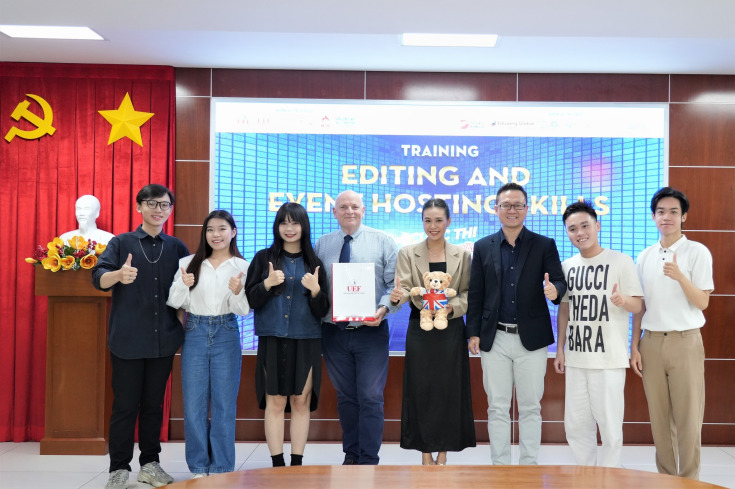 TOP 6 ÉN VÀNG UEF TỰ TIN CHINH PHỤC VÒNG CHUNG KẾT VỚI KỸ NĂNG BIÊN TẬP - DẪN TALKSHOW 11