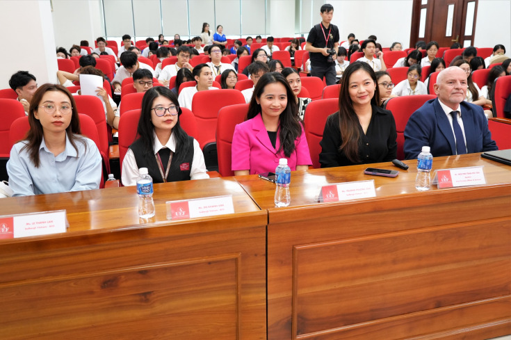 HỌC SINH SEDBERGH VIETNAM VIETNAM HỌC TẬP KỸ NĂNG TRỞ THÀNH CÔNG DÂN TOÀN CẦU 12