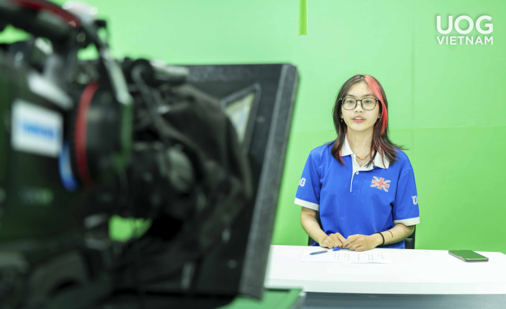 SINH VIÊN GLOUCESTERSHIRE VIETNAM THAM QUAN, KIẾN TẬP TẠI TÒA SOẠN BÁO THANH NIÊN 56