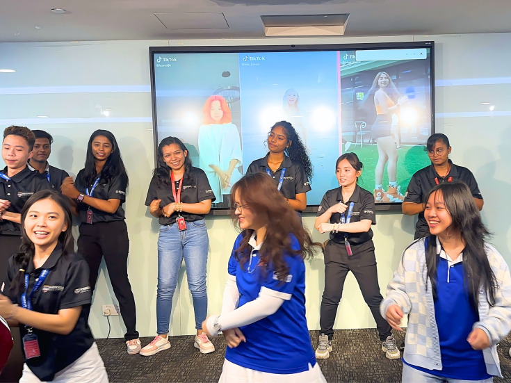 SINH VIÊN GLOUCESTERSHIRE VIETNAM GIAO LƯU VĂN HÓA VÀ KHÁM PHÁ MÔ HÌNH ĐÀO TẠO KẾT HỢP DOANH NGHIỆP TẠI PENINSULA COLLEGE 32