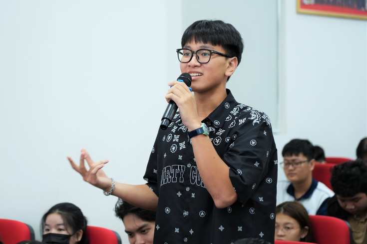 TALKSHOW "BE YOUR BEST SELF" - Á HẬU HỒNG ĐĂNG TRUYỀN CẢM HỨNG XÂY DỰNG DẤU ẤN CÁ NHÂN CHO SINH VIÊN 33