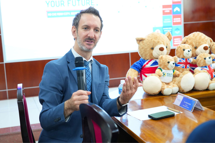 HỌC SINH TRẢI NGHIỆM MÔI TRƯỜNG ĐẠI HỌC QUỐC TẾ TẠI SỰ KIỆN OPEN DAY – GLOUCESTERSHIRE VIETNAM 40