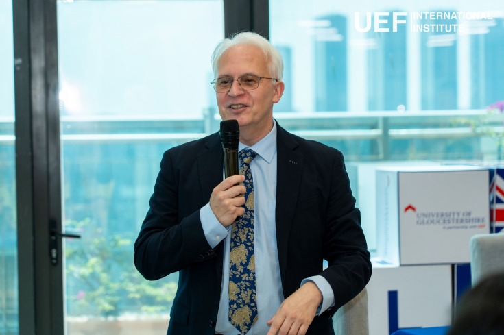 MỘT NGÀY TRẢI NGHIỆM ĐẠI HỌC QUỐC TẾ CỦA HỌC SINH THPT HOA SEN TẠI GLOUCESTERSHIRE VIETNAM 42