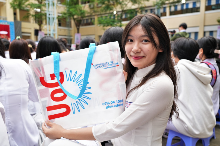 KHỞI ĐỘNG CHƯƠNG TRÌNH TƯ VẤN HƯƠNG NGHIỆP "CÙNG BẠN CHỌN NGHỀ CHO TƯƠNG LAI" LẦN THỨ 17 68