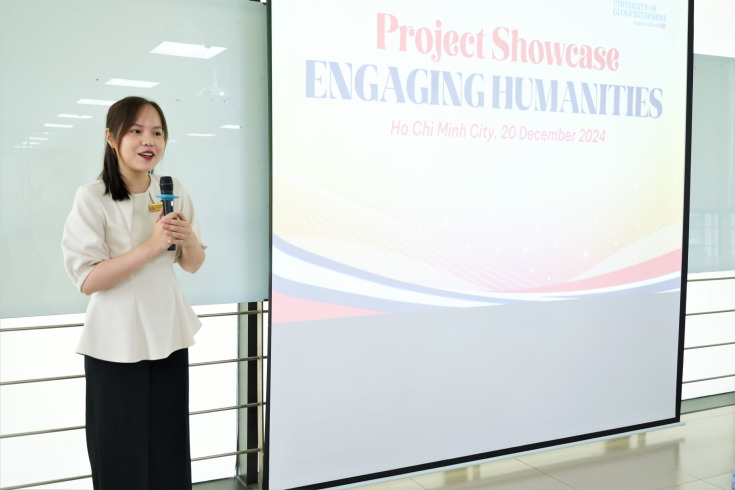 SINH VIÊN NGÀNH TIẾNG ANH VÀ NGÔN NGỮ HỌC NGHIỆM THU CÁC DỰ ÁN CỘNG ĐỒNG ĐẦY Ý NGHĨA 10