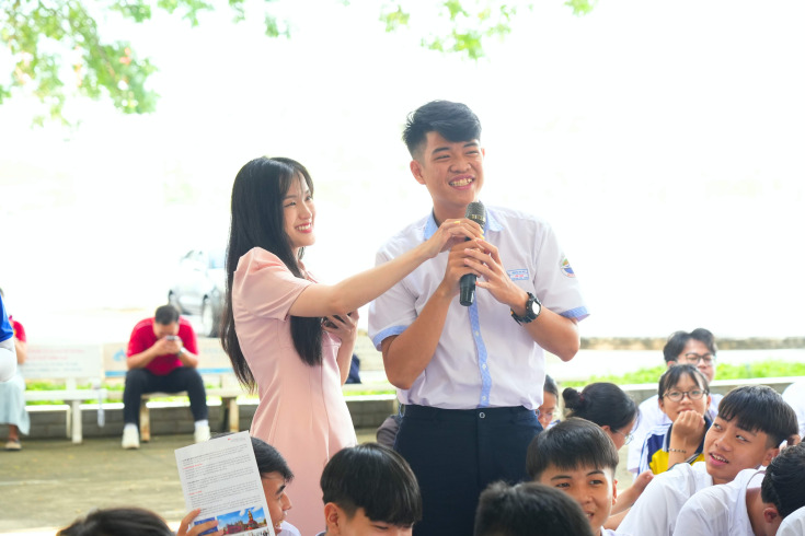 TƯƠNG LAI NGHỀ NGHIỆP TRONG KỶ NGUYÊN AI – GLOUCESTERSHIRE VIỆT NAM ĐỒNG HÀNH CÙNG HỌC SINH VŨNG TÀU 25