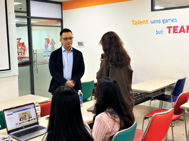 SINH VIÊN NGÀNH QUẢN TRỊ KINH DOANH VÀ MARKETING HỌC HỎI KINH NGHIỆM TRỰC TIẾP TỪ CHUYÊN GIA 11