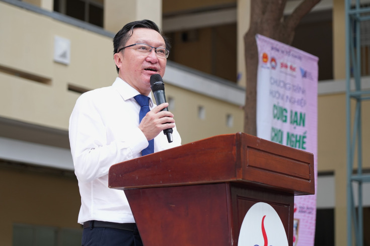 KHỞI ĐỘNG CHƯƠNG TRÌNH TƯ VẤN HƯƠNG NGHIỆP "CÙNG BẠN CHỌN NGHỀ CHO TƯƠNG LAI" LẦN THỨ 17 32