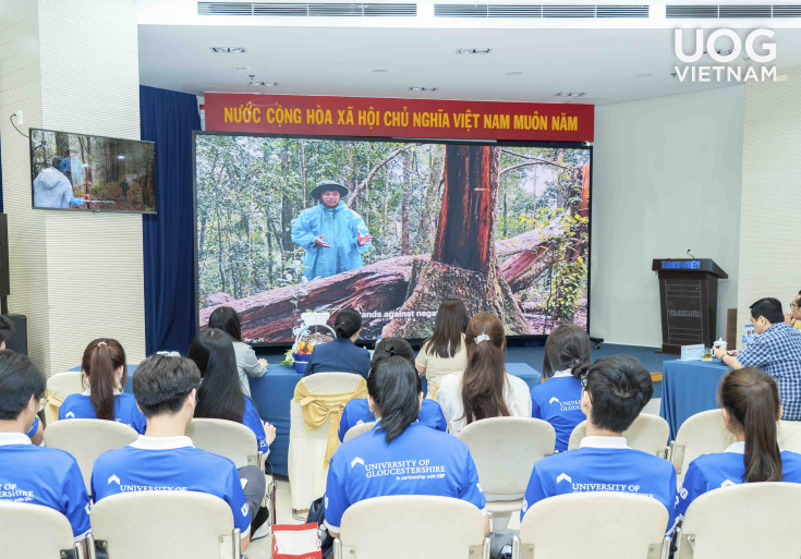 SINH VIÊN GLOUCESTERSHIRE VIETNAM THAM QUAN, KIẾN TẬP TẠI TÒA SOẠN BÁO THANH NIÊN 25