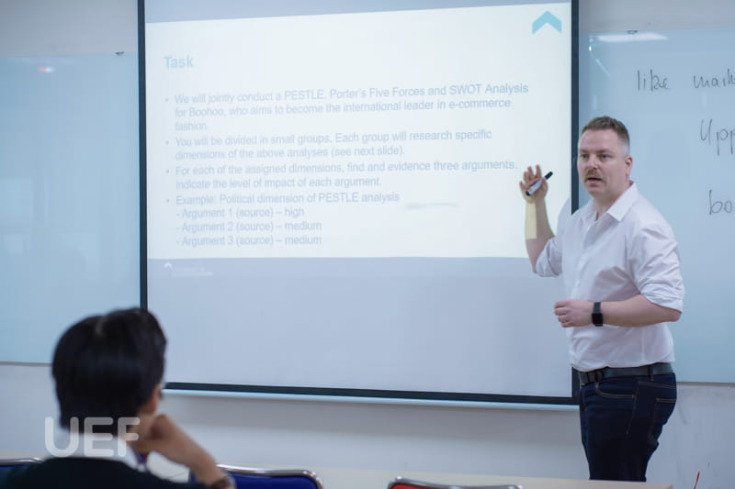 UEFERS BỔ SUNG KIẾN THỨC CHUYÊN NGÀNH TỪ GIÁO SƯ TRƯỜNG ĐẠI HỌC GLOUCESTERSHIRE - ANH QUỐC 58