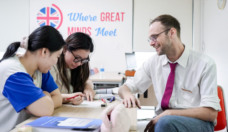 HỌC CỬ NHÂN QUỐC TẾ TẠI GLOUCESTERSHIRE VIETNAM: LỢI THẾ TỪ ĐỘI NGŨ GIẢNG VIÊN NƯỚC NGOÀI 46
