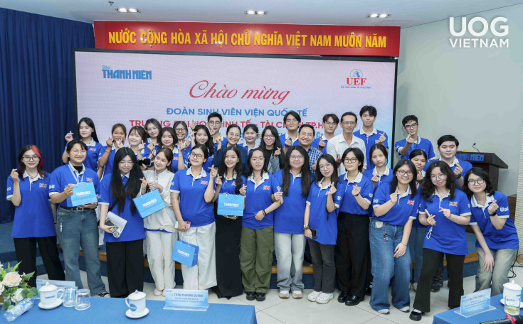 SINH VIÊN GLOUCESTERSHIRE VIETNAM THAM QUAN, KIẾN TẬP TẠI TÒA SOẠN BÁO THANH NIÊN 47