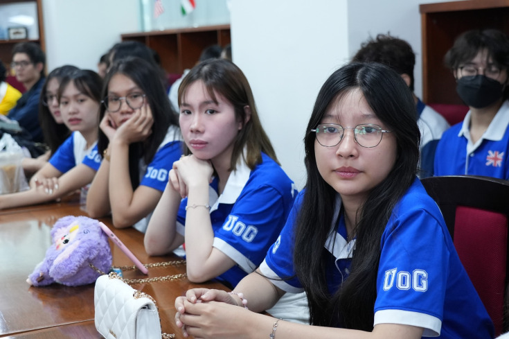 GLOUCESTERSHIRE VIETNAM KHỞI ĐỘNG CUỘC THI “STUDENT RESEARCH COMPETITIONS 2024-2025: RESEARCH MAVERICKS” 95