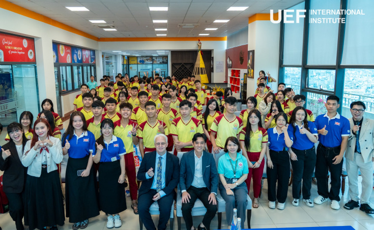 MỘT NGÀY TRẢI NGHIỆM ĐẠI HỌC QUỐC TẾ CỦA HỌC SINH THPT HOA SEN TẠI GLOUCESTERSHIRE VIETNAM 60