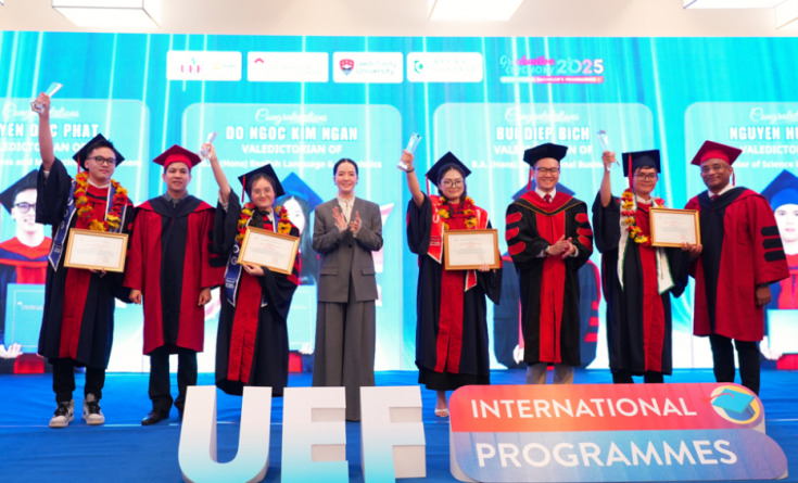 GLOUCESTERSHIRE VIETNAM TỔ CHỨC LỄ BỂ GIẢNG VÀ TRAO BẰNG TỐT NGHIỆP CHƯƠNG TRÌNH CỬ NHÂN ANH QUỐC NĂM 2025 93