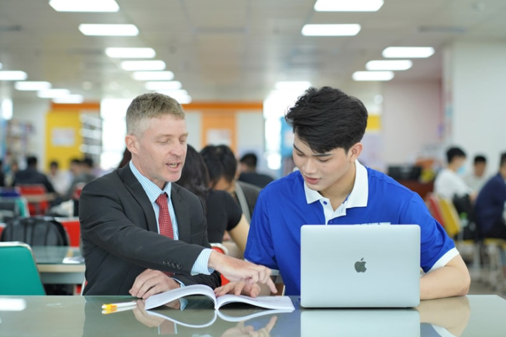 GLOUCESTERSHIRE VIETNAM ĐÀO TẠO CÁC NGÀNH HỌC GÌ VÀ HỌC PHÍ BAO NHIÊU 1 NĂM? 43