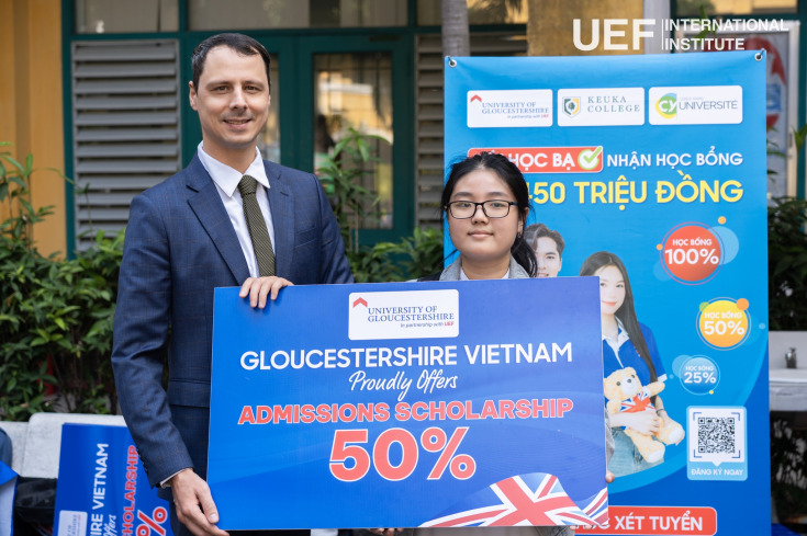 HỌC SINH THPT TRƯNG VƯƠNG QUAN TÂM XÉT HỌC BỔNG SỚM CHƯƠNG TRÌNH CỬ NHÂN QUỐC TẾ 18