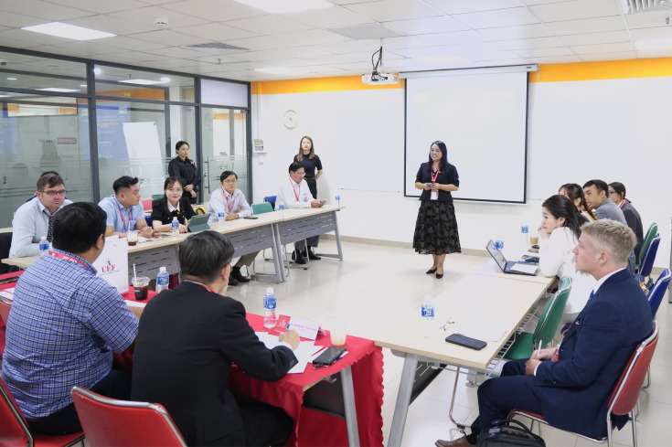 GLOUCESTERSHIRE VIETNAM KHẲNG ĐỊNH VAI TRÒ HỌC THUẬT TẠI ICEBD 2025 11