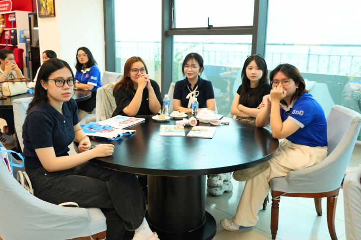 GLOUCESTERSHIRE OPEN DAY THU HÚT PHỤ HUYNH VÀ THÍ SINH QUAN TÂM ĐẾN CHƯƠNG TRÌNH CỬ NHÂN ANH QUỐC 19