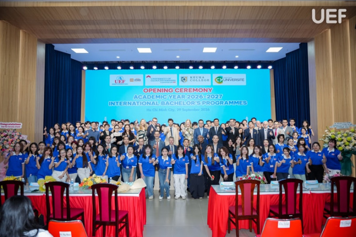 DẤU ẤN TẠI LỄ KHAI GIẢNG NĂM HỌC 2026–2027 CỦA GLOUCESTERSHIRE VIETNAM 6