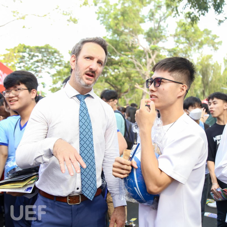 ĐỀ THI VÀ GỢI Ý ĐÁP ÁN CÁC MÔN NGOẠI NGỮ THI TỐT NGHIỆP THPT 2024 9