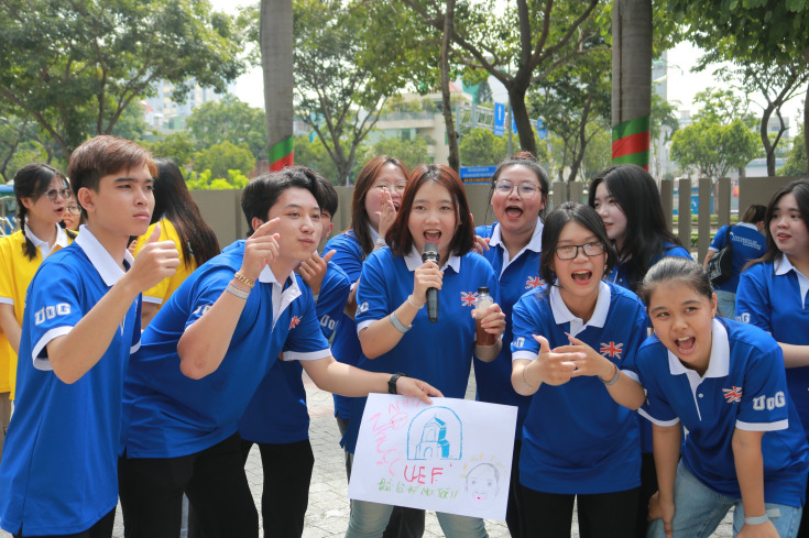 TỔNG HỢP HÌNH ẢNH HOẠT ĐỘNG TEAM BUILDING DÀNH CHO TÂN SINH VIÊN 22