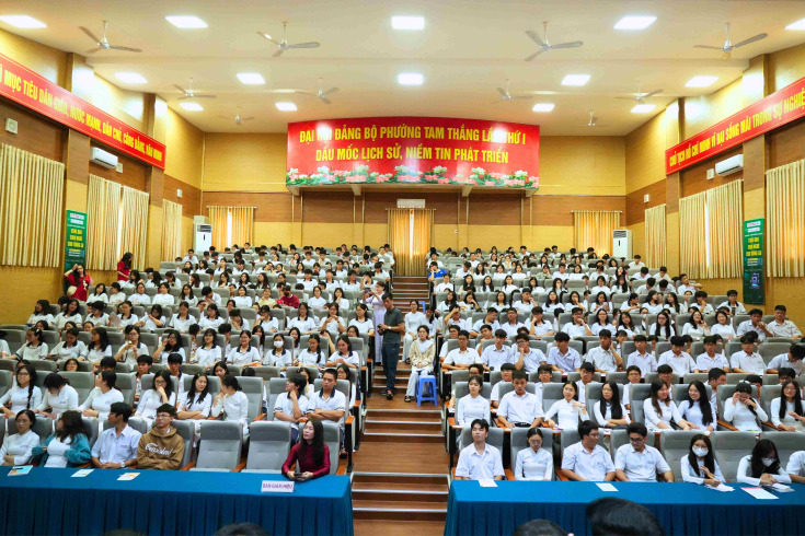 TƯƠNG LAI NGHỀ NGHIỆP TRONG KỶ NGUYÊN AI – GLOUCESTERSHIRE VIỆT NAM ĐỒNG HÀNH CÙNG HỌC SINH VŨNG TÀU 19