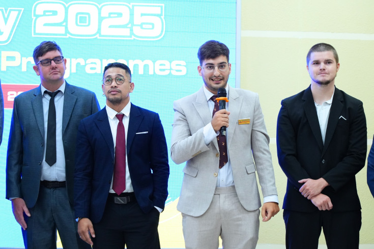 GLOUCESTERSHIRE VIETNAM CHÀO ĐÓN TÂN SINH VIÊN KHÓA 2025 VÀO ĐẦU NĂM HỌC MỚ 61