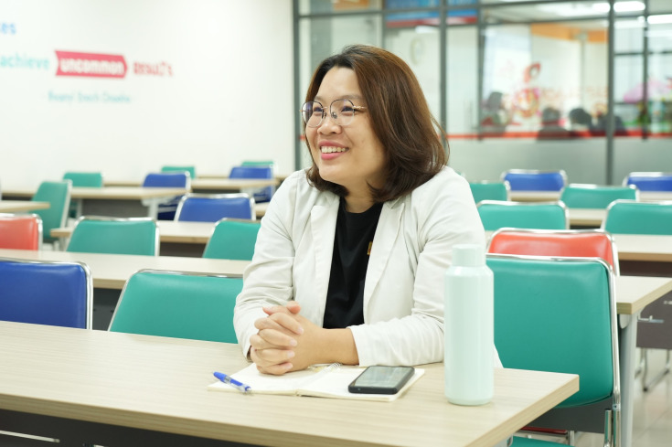SINH VIÊN NGÀNH TIẾNG ANH VÀ NGÔN NGỮ HỌC NGHIỆM THU CÁC DỰ ÁN CỘNG ĐỒNG ĐẦY Ý NGHĨA 50