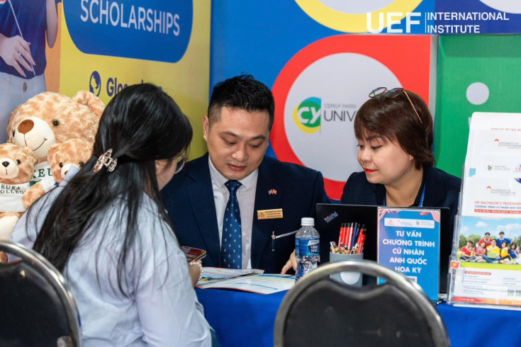 CHƯƠNG TRÌNH CỬ NHÂN QUỐC TẾ CỦA GLOUCESTERSHIRE VIETNAM THU HÚT SỰ QUA TÂM CỦA ĐÔNG ĐẢO PHỤ HUYNH, HỌC SINH 23