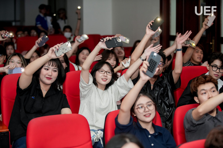 CHUNG KẾT BEYOND THE NOTES 2025: KHI THANH ÂM VIẾT NÊN CẢM XÚC, SÂN KHẤU BỪNG SÁNG TÀI NĂNG 15