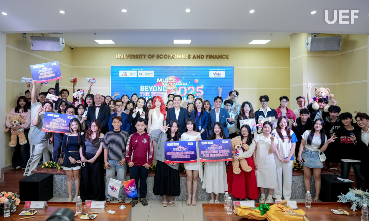 CHUNG KẾT BEYOND THE NOTES 2025: KHI THANH ÂM VIẾT NÊN CẢM XÚC, SÂN KHẤU BỪNG SÁNG TÀI NĂNG 12