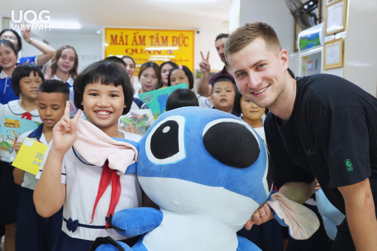 ẤM ÁP CHƯƠNG TRÌNH THIỆN NGUYỆN iCHRISTMAS: CHRISTMAS IS WHEN WE GIVE 14