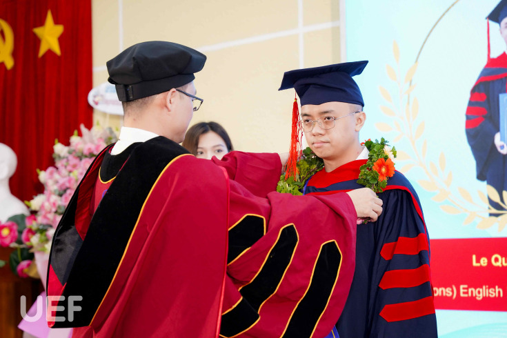 LỄ BẾ GIẢNG VÀ TRAO BẰNG TỐT NGHIỆP CỬ NHÂN QUỐC TẾ NIÊN KHÓA 2019 -2023 73