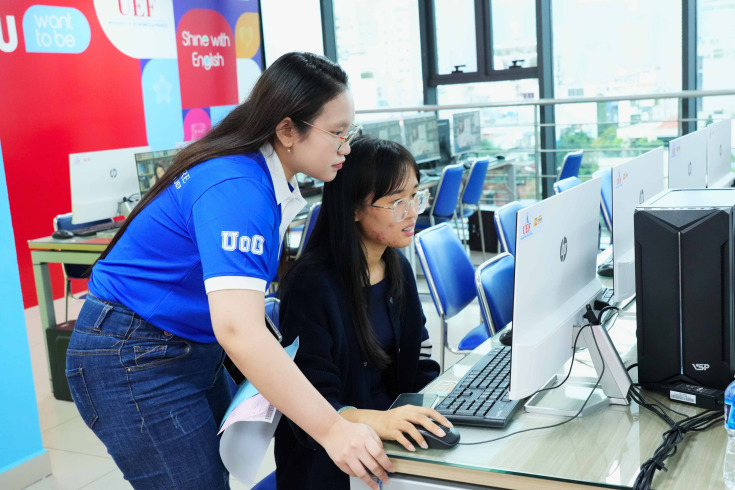 THÍ SINH HÁO HỨC NHÂP HỌC - TRỞ THÀNH TÂN SINH VIÊN GLOUCESTERSHIRE VIETNAM 17