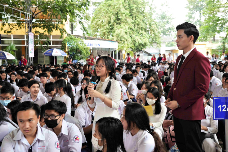 KHỞI ĐỘNG CHƯƠNG TRÌNH TƯ VẤN HƯỚNG NGHIỆP "CÙNG BẠN CHỌN NGHỀ CHO TƯƠNG LAI" LẦN THỨ 16 - NĂM HỌC 2023 - 2024 31