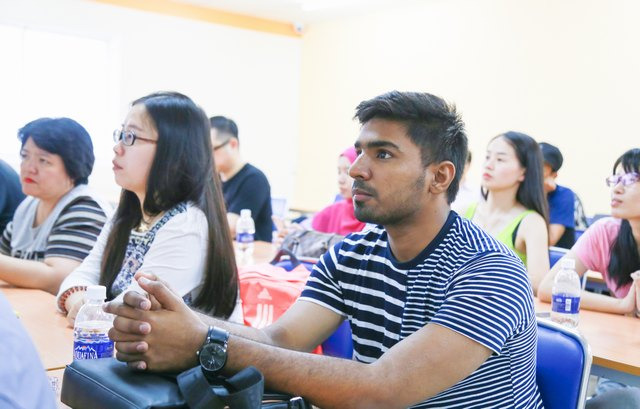 LÝ DO SINH VIÊN QUỐC TẾ "ƯU ÁI" UEF KHI CHỌN MÔI TRƯỜNG HỌC TẬP 75