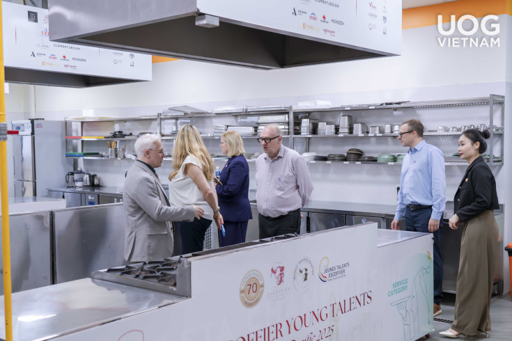 LÃNH ĐẠO UNIVERSITY OF GLOUCESTERSHIRE LÀM VIỆC TẠI VIỆT NAM, MỞ RỘNG ĐỊNH HƯỚNG PHÁT TRIỂN GLOUCESTERSHIRE VIETNAM 76