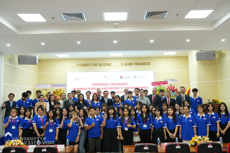 LONG TRỌNG DIỄN RA LỄ KHAI GIẢNG CHƯƠNG TRÌNH CỬ NHÂN QUỐC TẾ VÀ KÝ KẾT MOA GIỮA UOG VIETNAM VÀ UOG ANH QUỐC 131