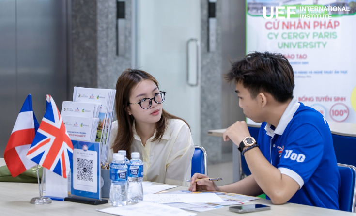 GLOUCESTERSHIRE VIETNAM CHÍNH THỨC ĐÓN NHỮNG TÂN SINH VIÊN ĐẦU TIÊN 33