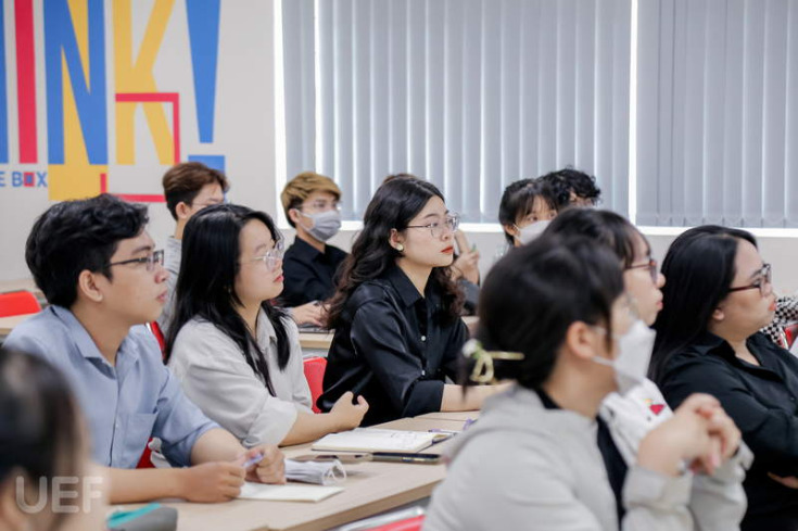 CÁC GIÁO SƯ ĐẠI HỌC GLOUCESTERSHIRE DỰ GIẢNG LỚP "PERSONAL BRANDING" CỦA NHÀ UEF VỚI NHIỀU ẤN TƯỢNG 27