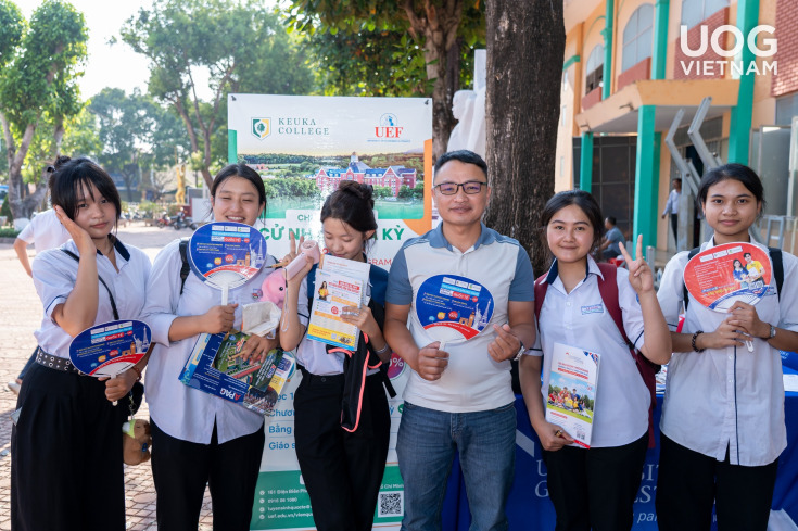 GLOUCESTERSHIRE VIETNAM NỐI TIẾP HÀNH TRÌNH CÙNG HỌC SINH KHU VỰC TÂY NGUYÊN TẠI CHƯƠNG TRÌNH “TIẾP BƯỚC TRƯỜNG THI” 32