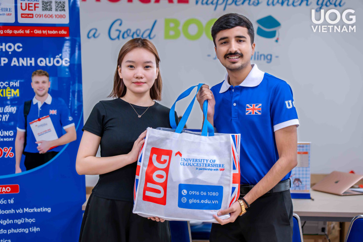 SẮC MÀU QUỐC TẾ TRONG NGÀY NHẬP HỌC CỦA TÂN SINH VIÊN GLOUCESTERSHIRE VIETNAM 27