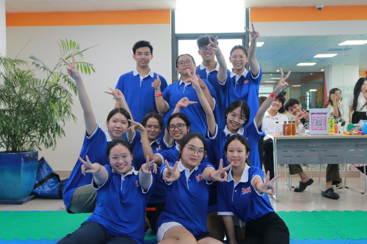 TỔNG HỢP HÌNH ẢNH HOẠT ĐỘNG TEAM BUILDING DÀNH CHO TÂN SINH VIÊN 16