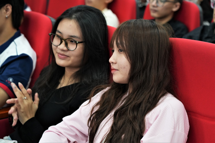 TALKSHOW "BE YOUR BEST SELF" - Á HẬU HỒNG ĐĂNG TRUYỀN CẢM HỨNG XÂY DỰNG DẤU ẤN CÁ NHÂN CHO SINH VIÊN 52