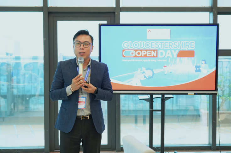 GLOUCESTERSHIRE OPEN DAY THU HÚT PHỤ HUYNH VÀ THÍ SINH QUAN TÂM ĐẾN CHƯƠNG TRÌNH CỬ NHÂN ANH QUỐC 16
