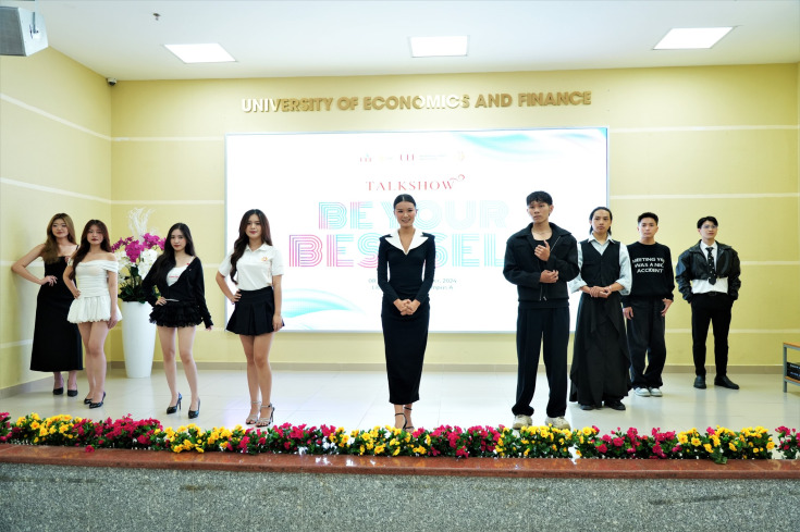 TALKSHOW "BE YOUR BEST SELF" - Á HẬU HỒNG ĐĂNG TRUYỀN CẢM HỨNG XÂY DỰNG DẤU ẤN CÁ NHÂN CHO SINH VIÊN 13