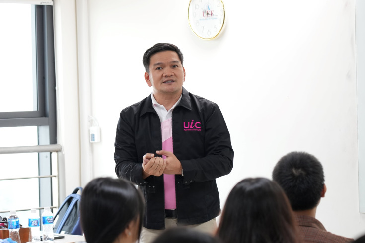 SINH VIÊN GLOUCESTERSHIRE VIETNAM THAM GIA LỚP HỌC ĐỒNG GIẢNG VỚI CHUYÊN GIA KẾ TOÁN - TÀI CHÍNH QUỐC TẾ 20